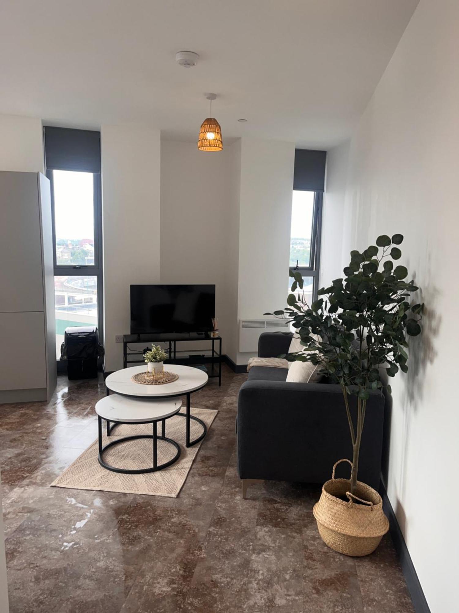 High Point 2 Bed Apartment Bradford (West Yorkshire)